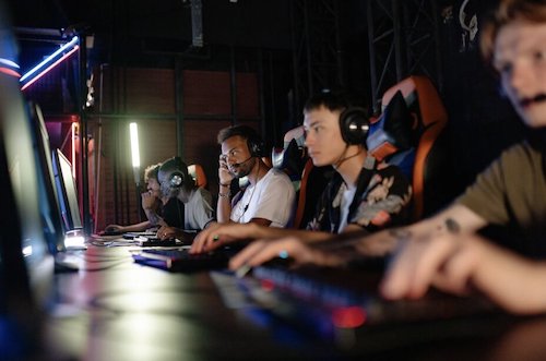 eスポーツコミュニティとサポート体制